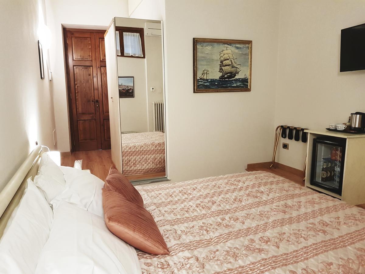 Lady Luna B&B Florenţa Exterior foto